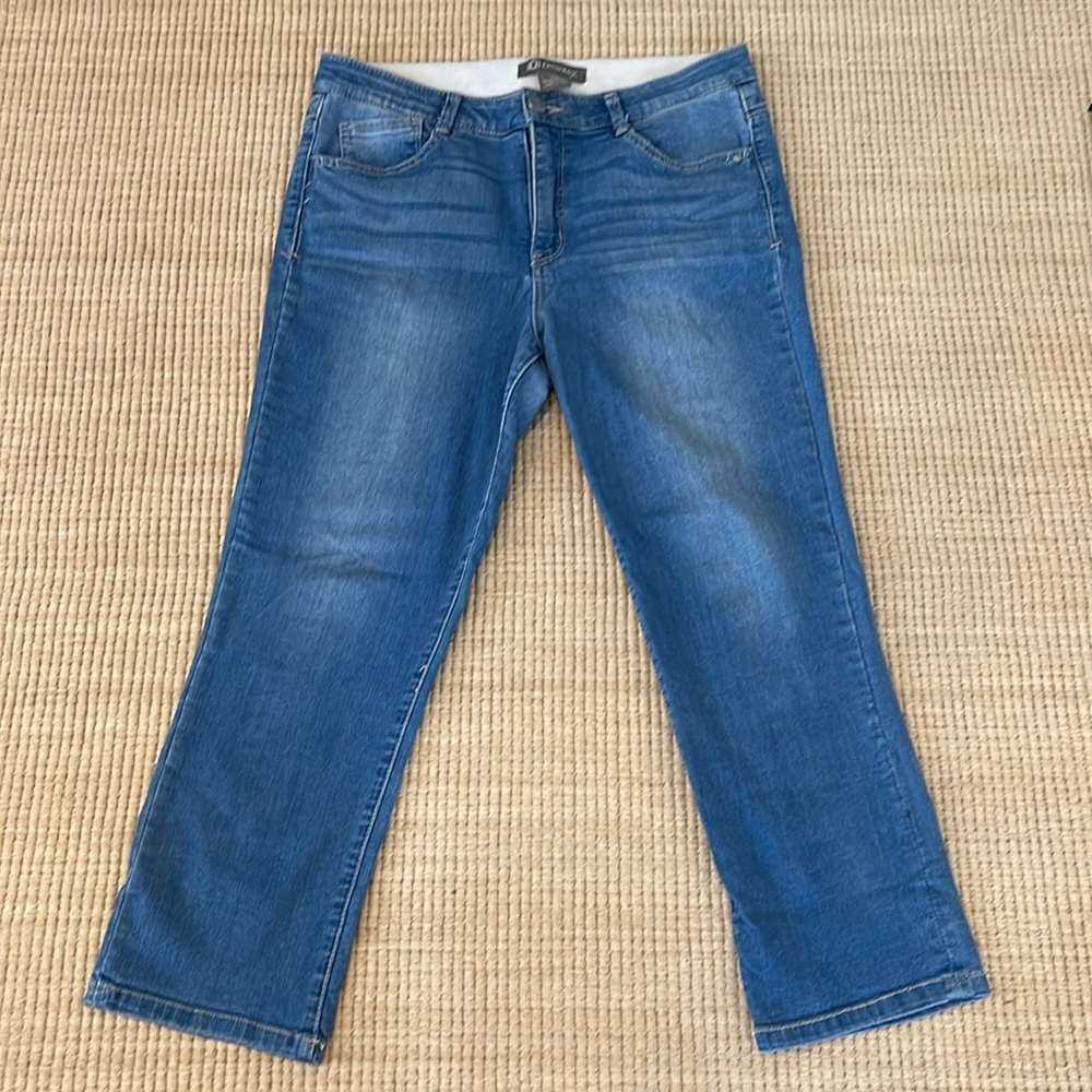Women’s Democracy Jeans Mid-rise Light Medium Blue Crop Jeans Ab Technology 12